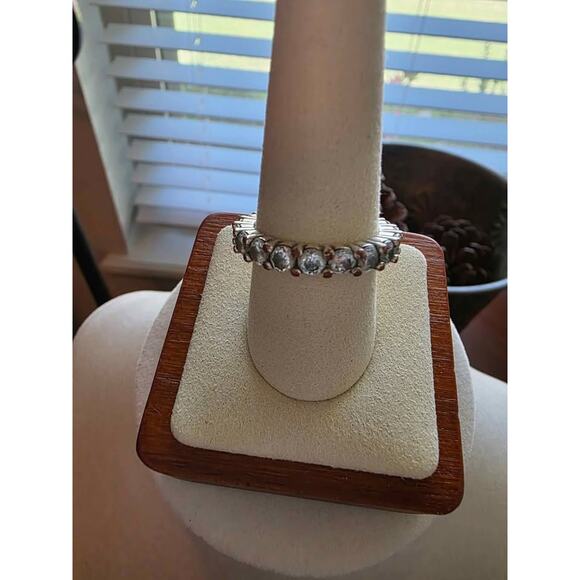 New Silver-Plated Anniversary Sparkling CZ Crystals Ring Size 9 - Picture 1 of 5